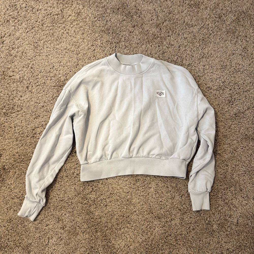Billabong crop sweater. Size S light grey color